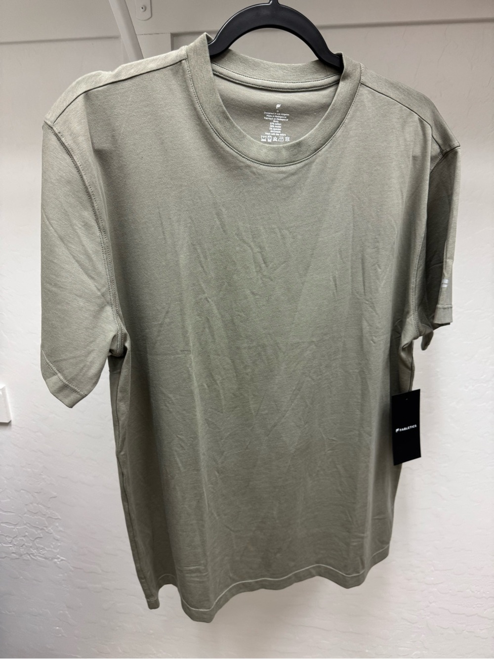 Fabletics Men's The 24-7 Tee Shirt Size Medium Seagrass Color NWT New